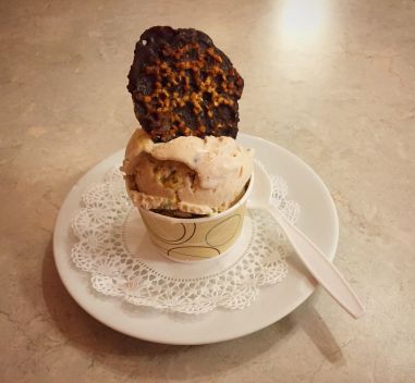 king cake gelato at Angelo Brocatos in New Orleans, best frozen treats